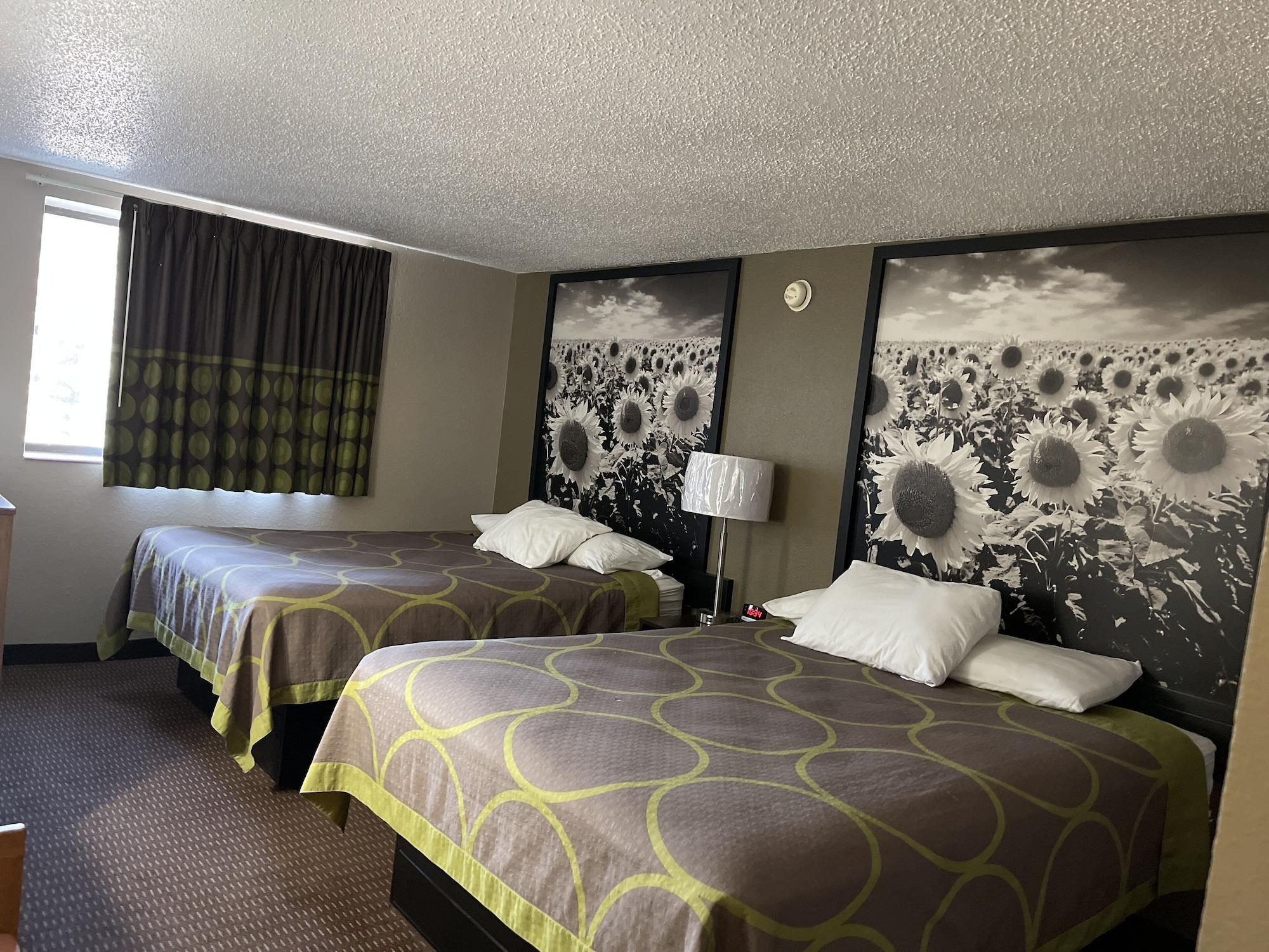 Super 8 By Wyndham Bismarck Hotell Exteriör bild